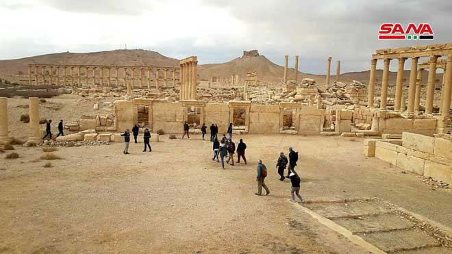 مجموعتان سياحيتان أجنبيتان تزوران تدمر